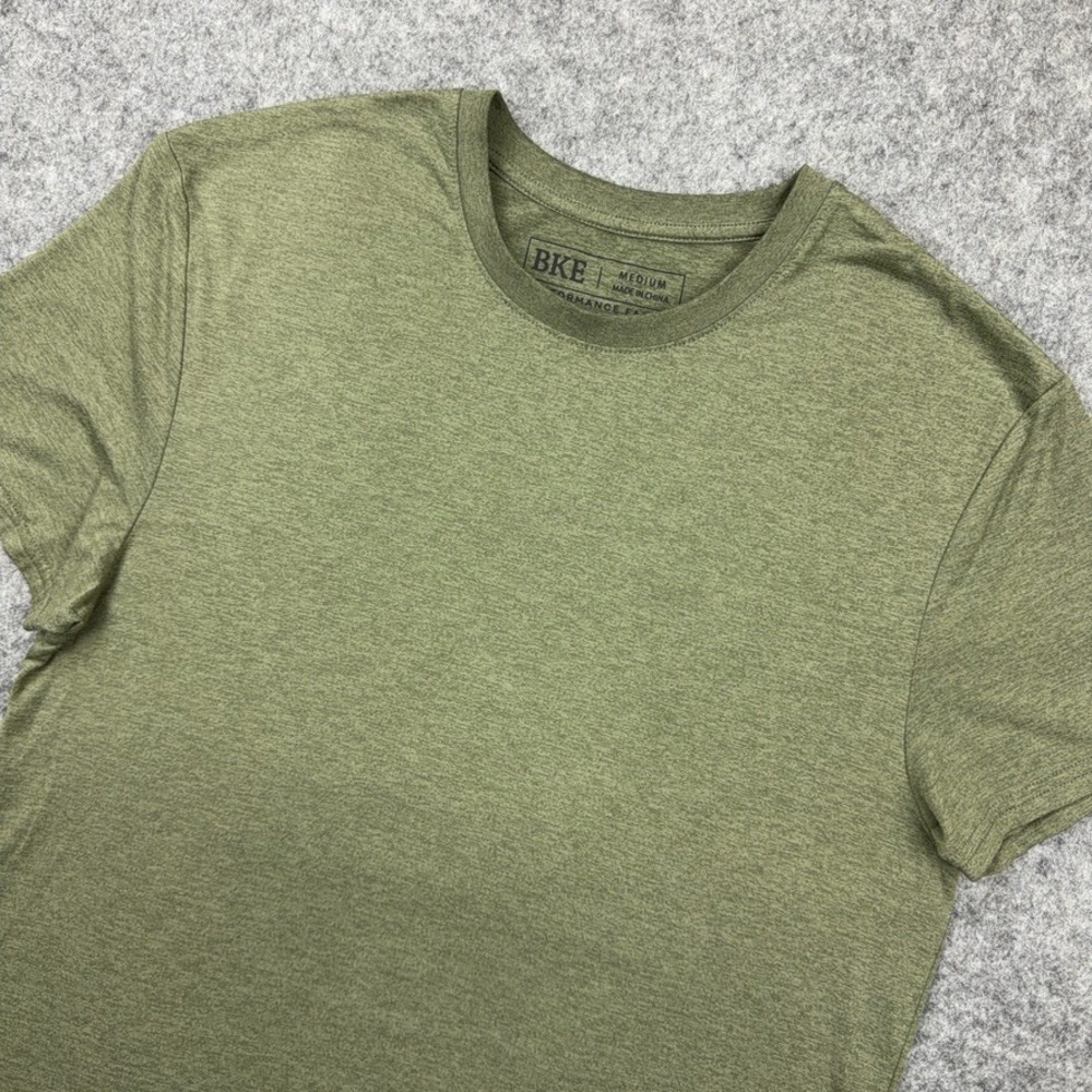 BKE T-Shirt Mens Medium Green Short Sleeve Performance Fabric Stretch Athletic